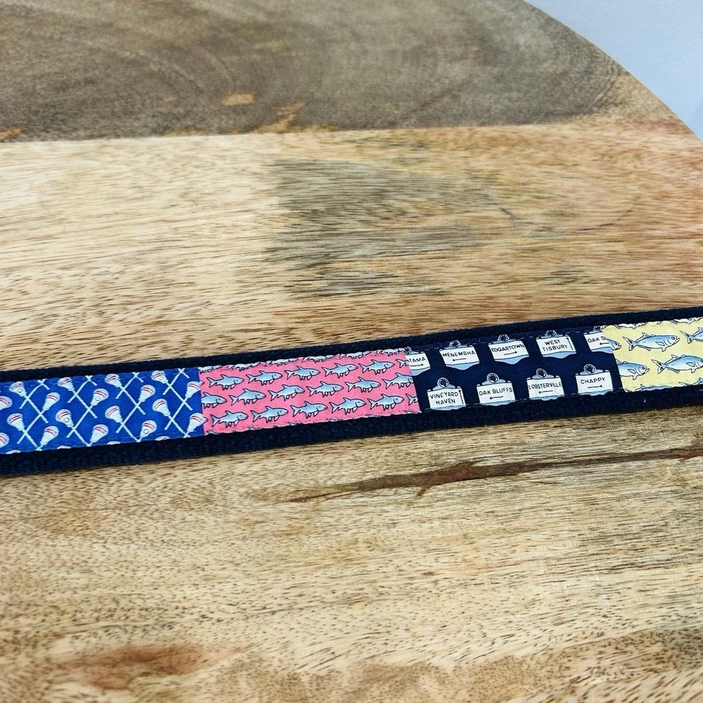 Vineyard Vines Patchwork Canvas D-Ring Belt Mens Medium Navy Multi Nautical Fish